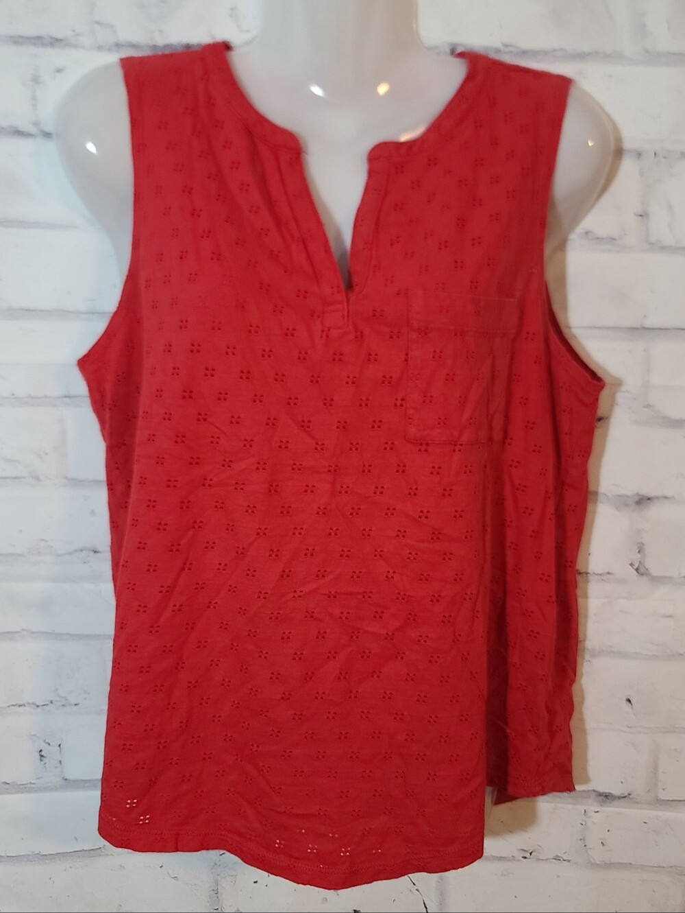 Liz Claiborne Red Eyelet V-Neck Sleeveless Cotton Tank Blouse M